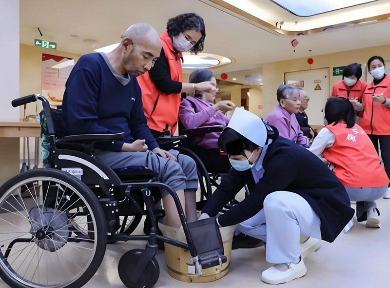 养老细节暖心陪伴